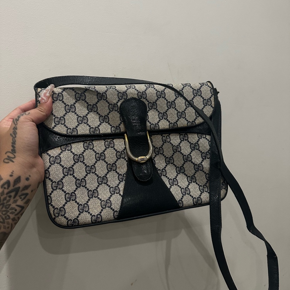 Gucci GG supreme crossbody bag